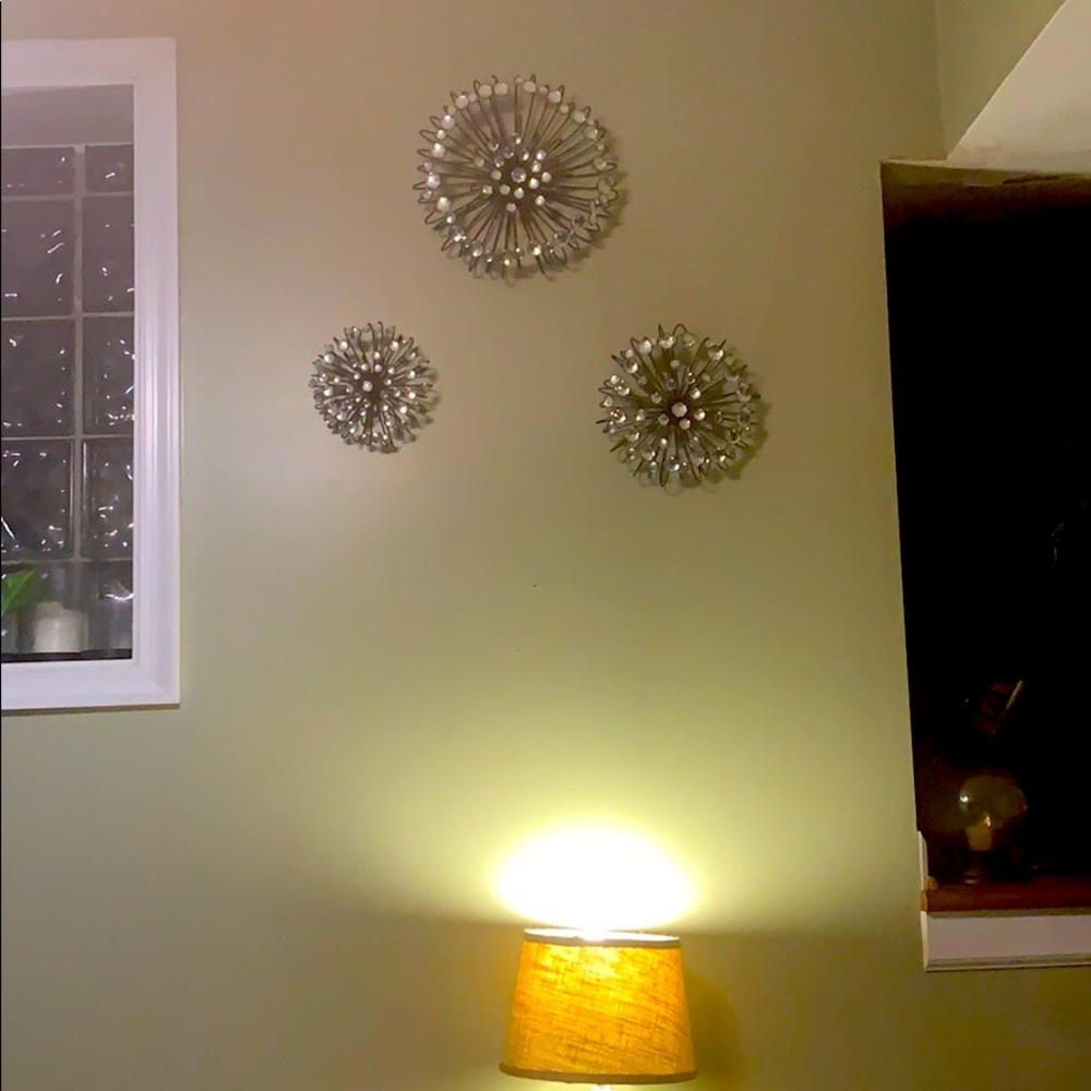 3 tiered ornamental flower wall hangings